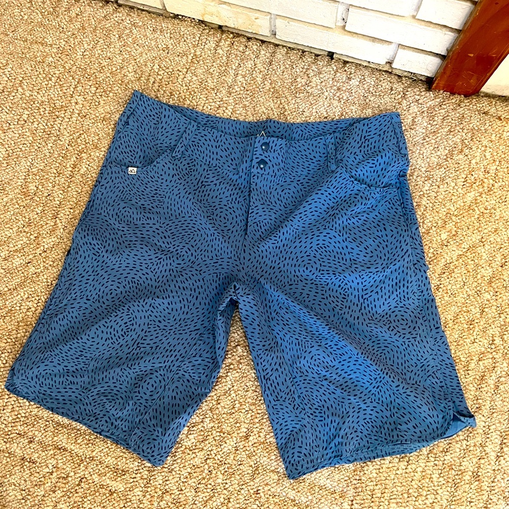 Wild Rye Shorts Size 16